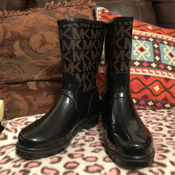 Michael Kors Rain Boots FINAL PRICE - Picture 2 of 6